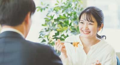 男性が好きな人にとる態度を知る方法【彼の仕草を見てみる】