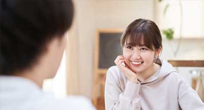 男性が好きな人にとる態度を知る方法【アイコンタクト】