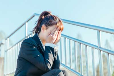 職場の片思いで嫉妬して辛い時の対処法