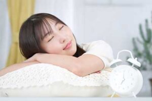 【夢占い】好きな人が夢に出てきたときの意味は？おまじないも紹介！